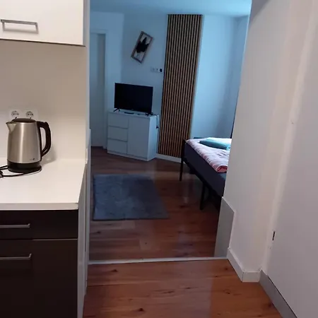 아파트 Stellas Monteurwohnung 크림미트샤우